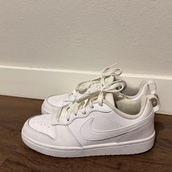 Youth 5.5 White Nike Airforces