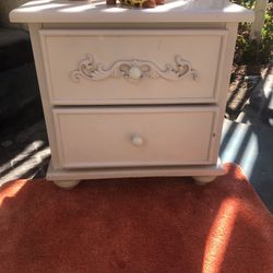 Cute Dresser  With 4 Bags Of Girl Clothes