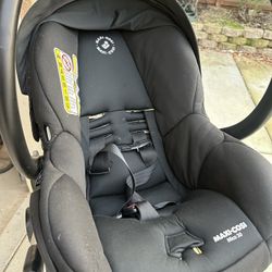 Maxi Cosí Car Seat And Base 