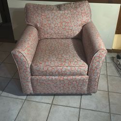 Swiveling Sofa Accent Chair 