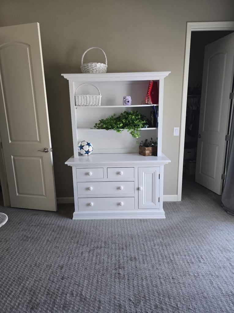 Bedroom Bookshelf/Dresser 