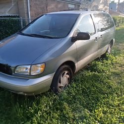 2000 Toyota Sienna