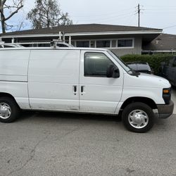 2013 Ford E-150