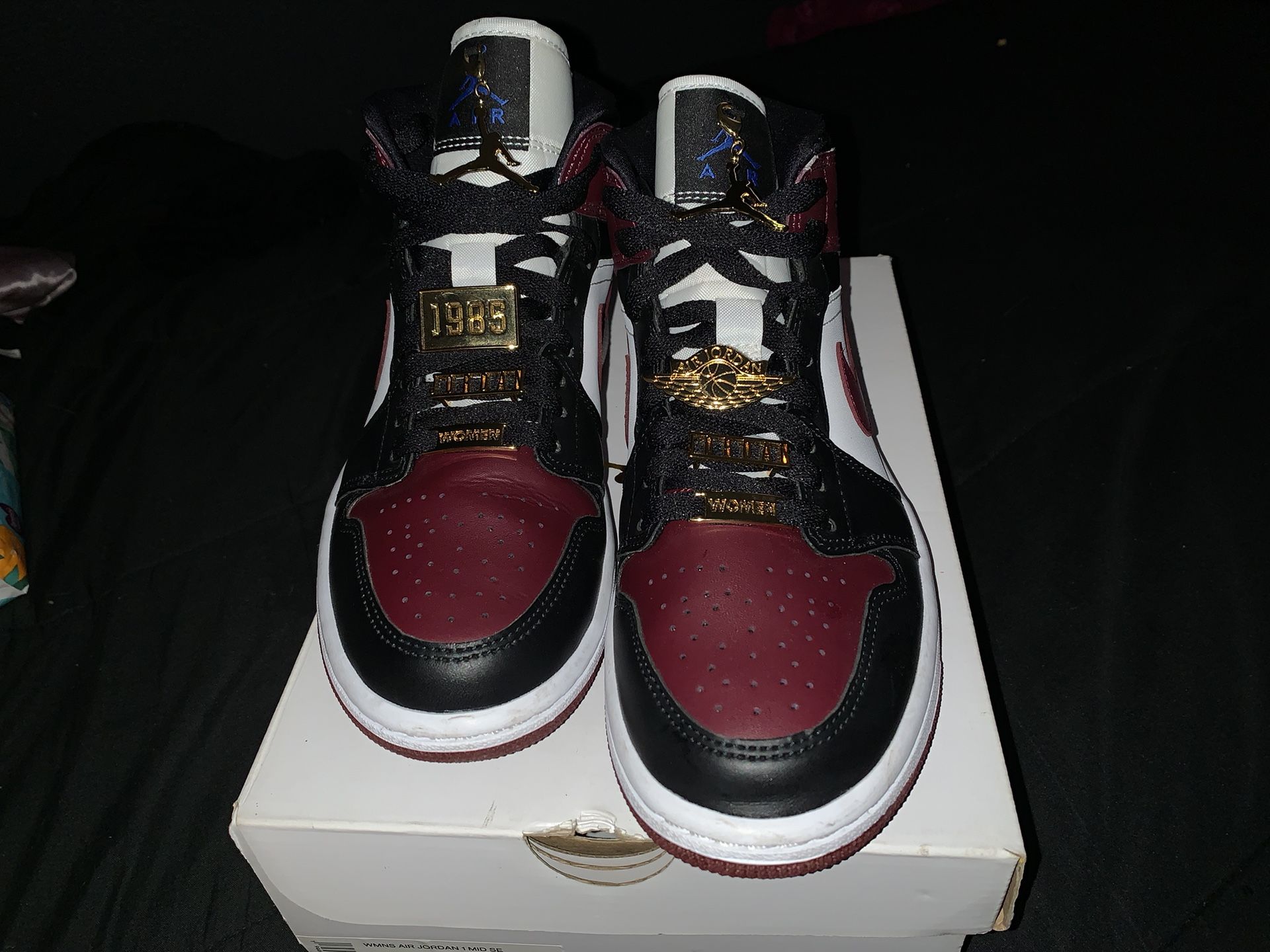 WMNS AIR JORDAN 1 MID SE