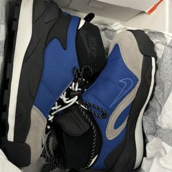 Nike Sneakers/hiking Boots