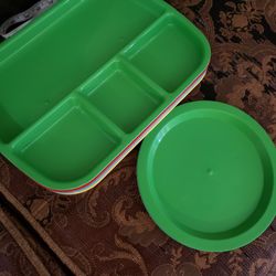 Plastic kids plates