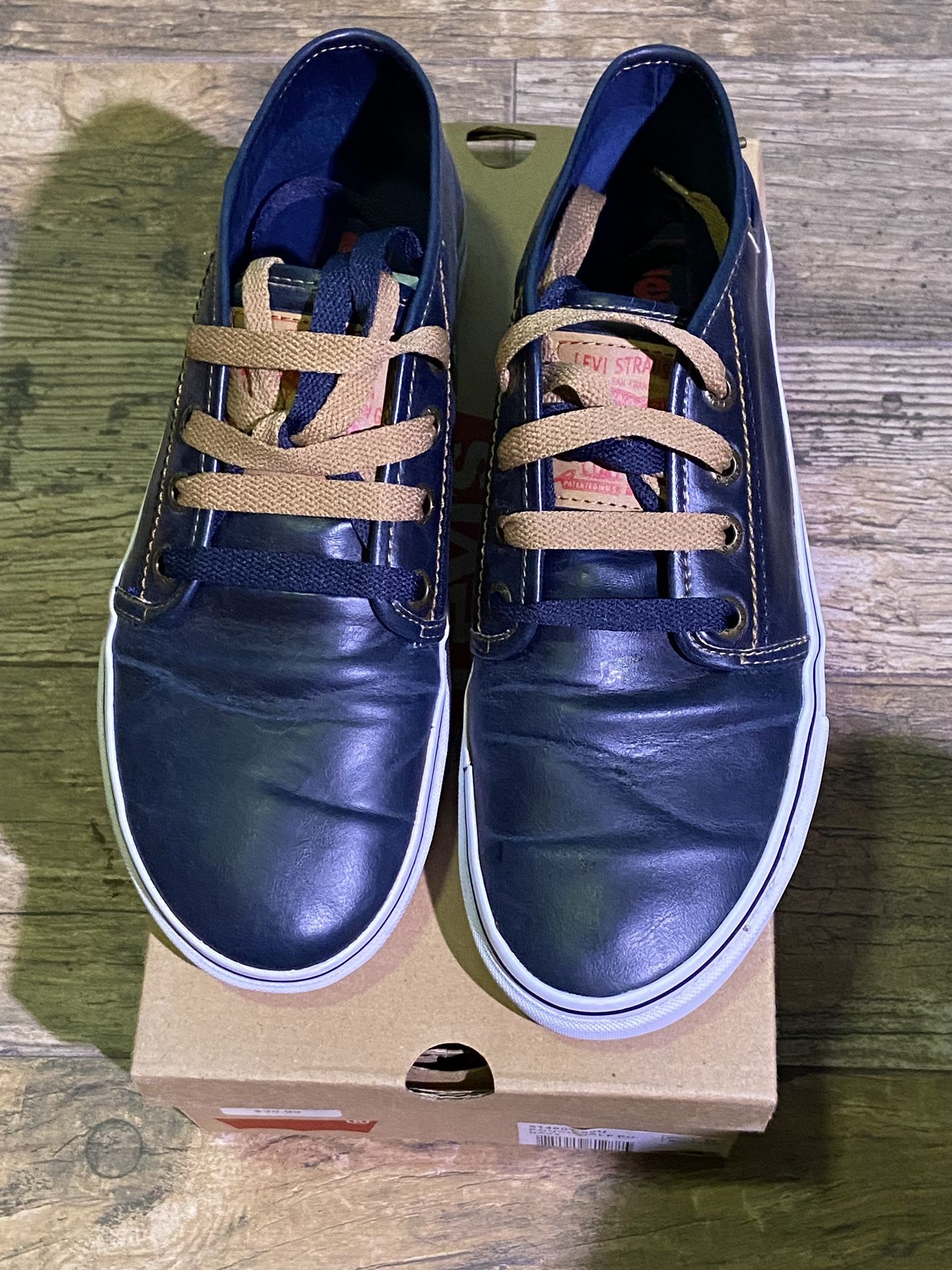 Mens Levi Casual Sneaker Size 10.5