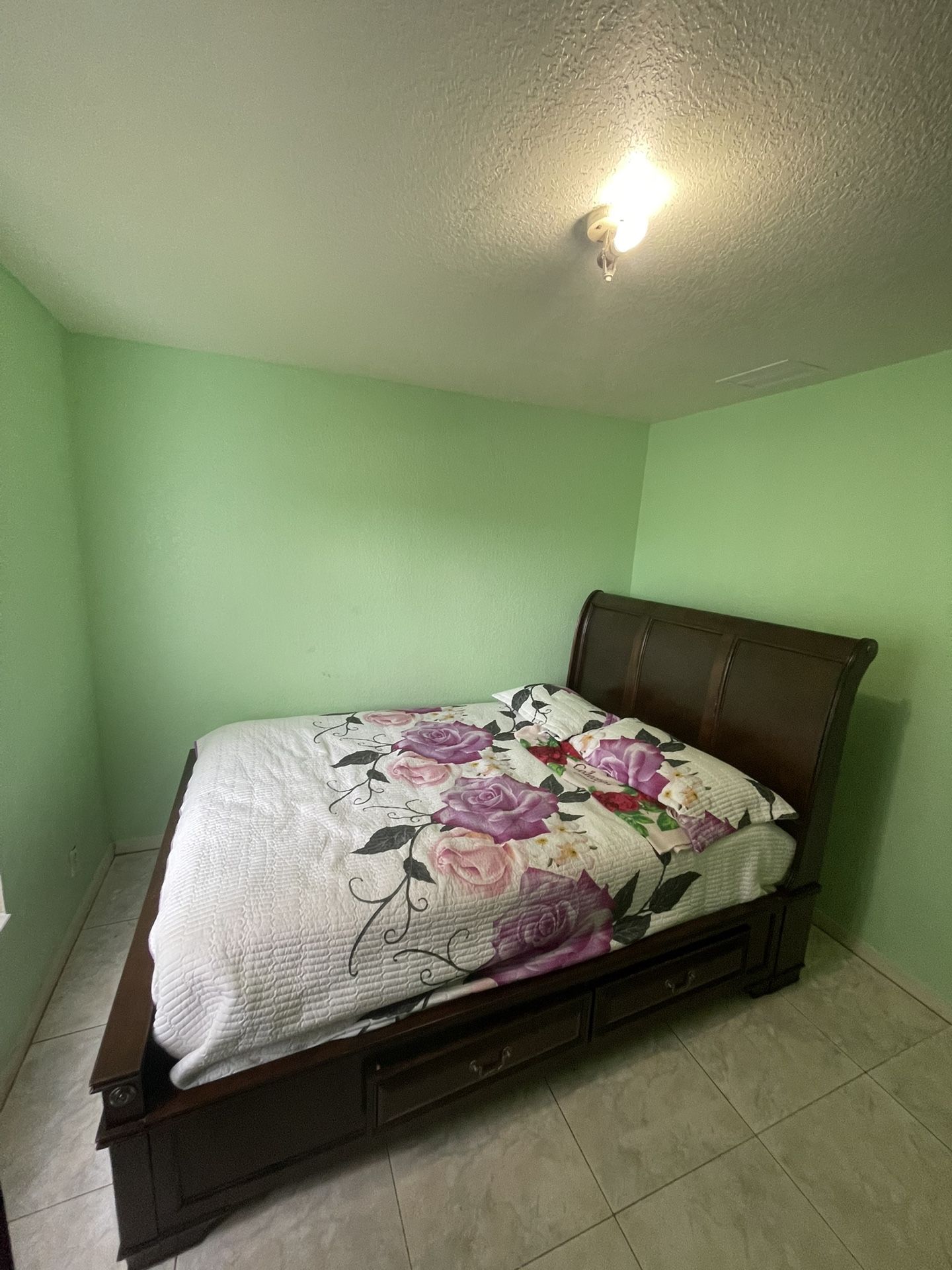 Solid Wood Storage Bed Frame w/ 6 Drawers β Queen Size