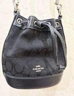 Coach Signature Canvas Drawstring Bucket Bag
