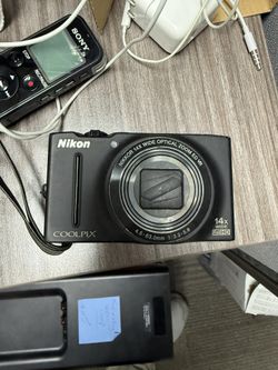 Nikon COOLPIX S8200 Digital Camera