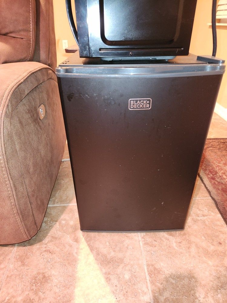 Single Door Moni Fridge With Freezer