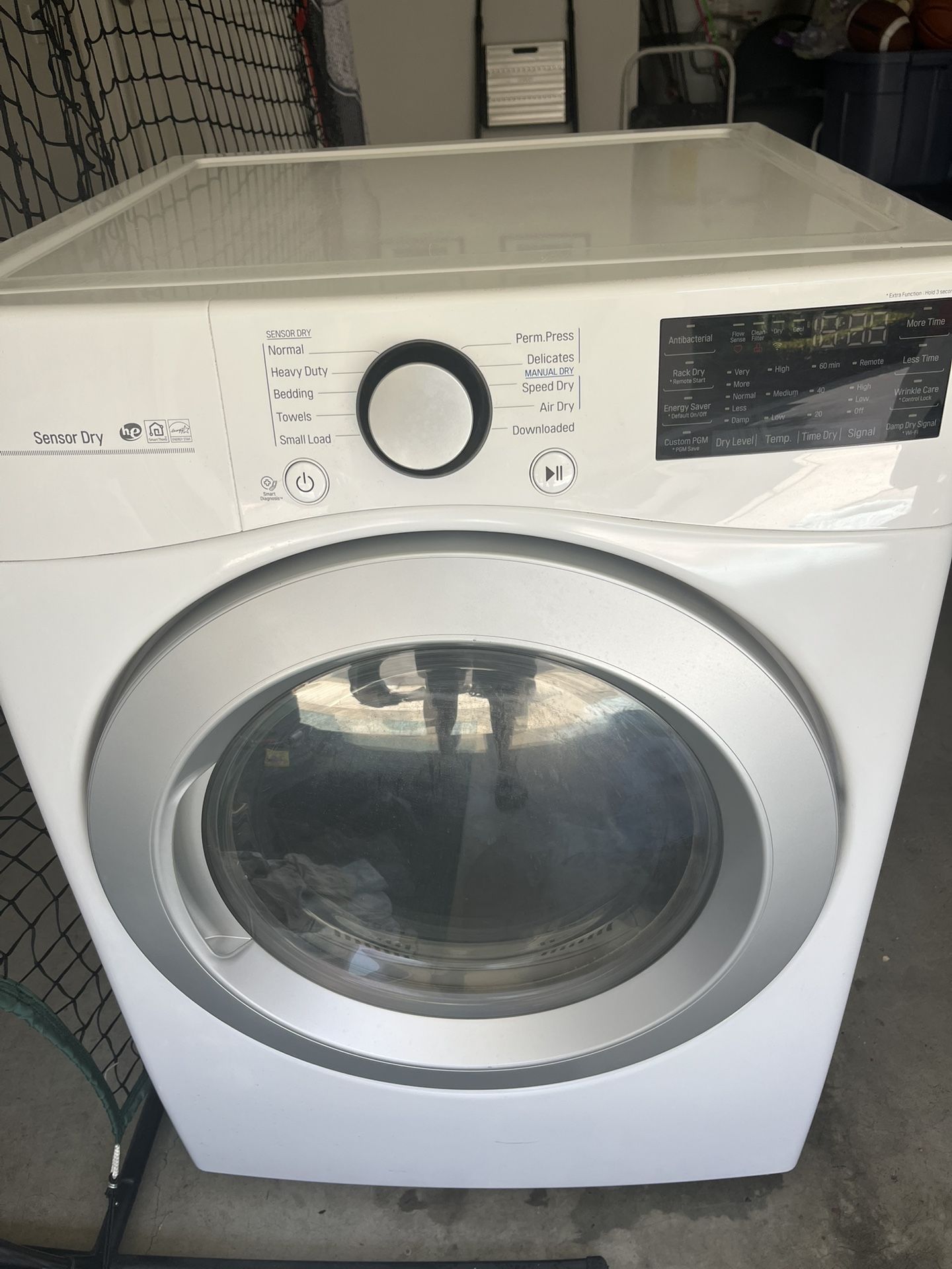 Good Condition!! 7.4 cu. ft. Ultra Large Capacity Smart wi-fi Enabled Gas Dryer