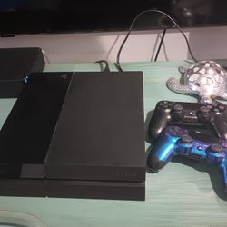PS4 With Two Controllers And 16 Great Title Games 
