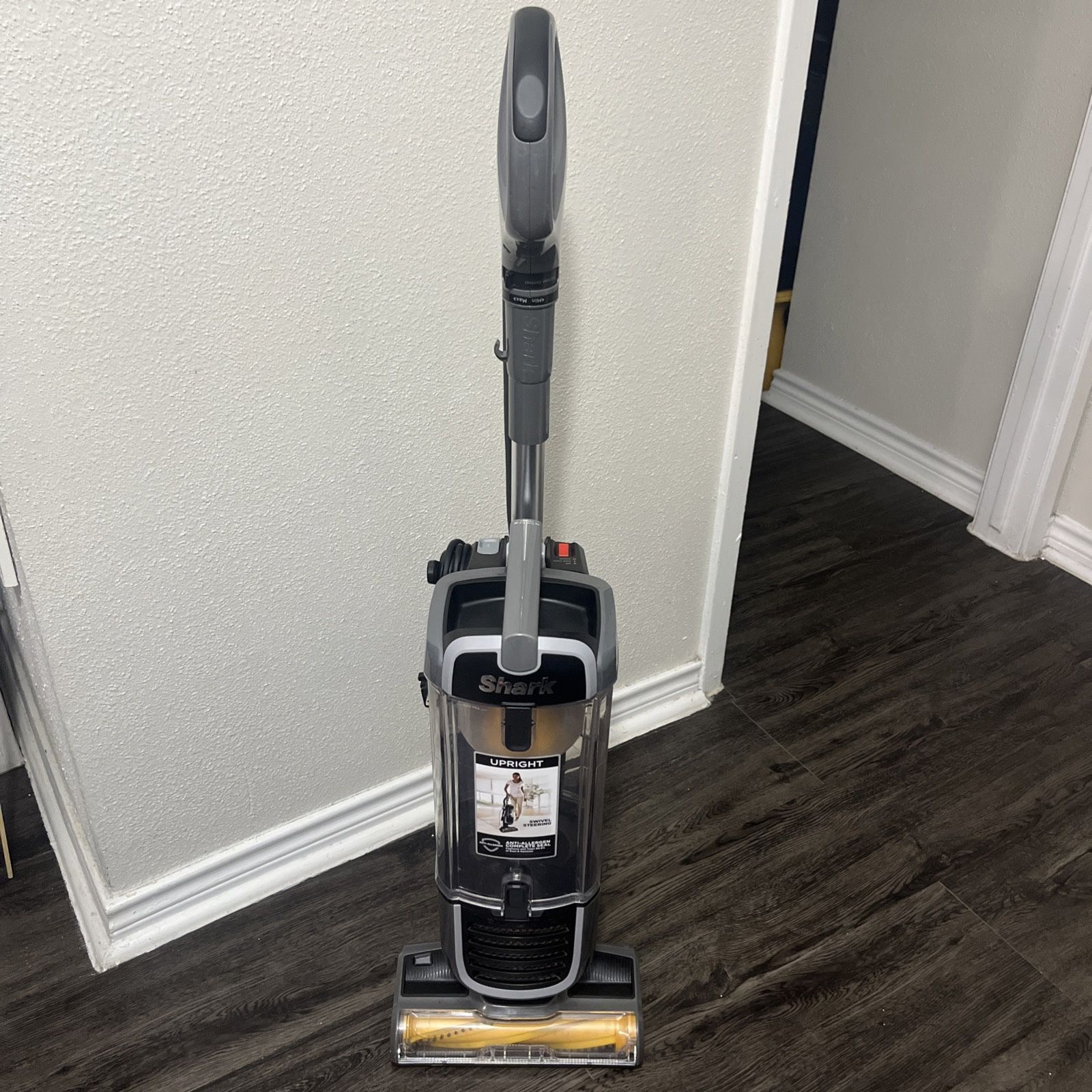 Shark Navigator Pet Pro Upright Vacuum ZU62 Self-Cleaning Brushroll