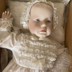 Antique Porcelaine Doll 