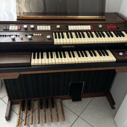 Vintage Piano