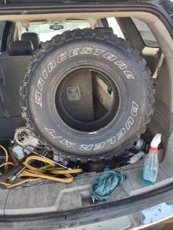 Mudd tire Bridgestone dueler M/T