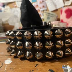 PUNK 3 ROW CONE STUD BLACK LEATHER BELT. (NEW) 