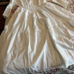 Size Large Women’s Layered Dress