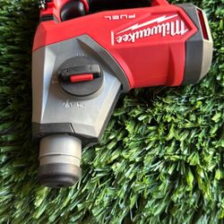 Milwaukee M12 FUEL 12v Lithium-lon 5/8”SDS PLUS ROTARY HAMMER