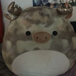 Giant moose squishmellow 