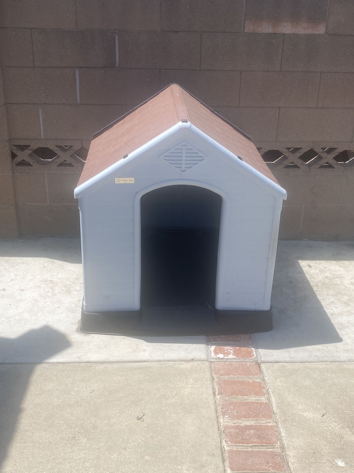 A Dogs Tale Dog House 
