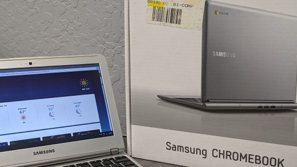Samsung Chromebook (MAKE AN OFFER!)
