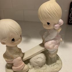 Retired Precious Moments “Love Lifted Me” 1977