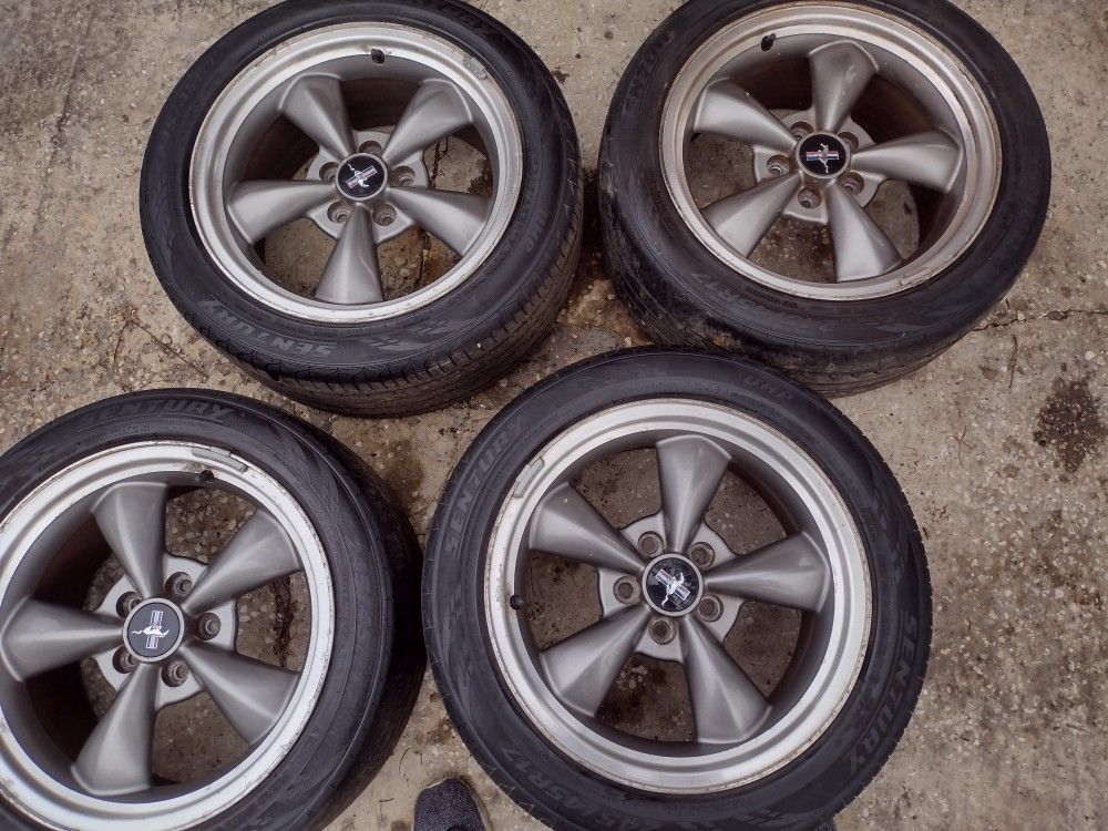 99-04 Mustang Billet Wheels And Side Scoops.
