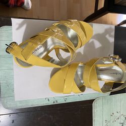 Yellow Wedge Sandal Looking Style 