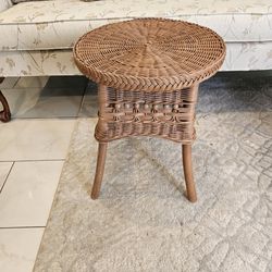 Rattan Brown Wicker Solid Wood Side End Accent Table Plant Stand Cottage Sunroom Country 