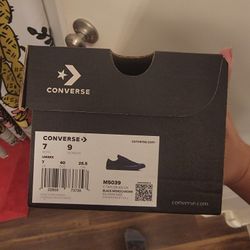 Converse Low Rise- NEW