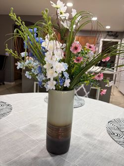 Ceramic vase with flowers