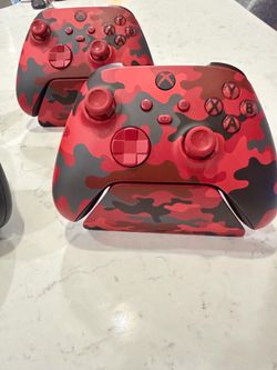 Xbox Limited Edition Controllers & Turtle Beach Headset