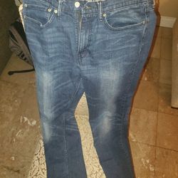Levi Jeans (34x32)