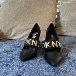 DKNY Black Stilettos 7 M