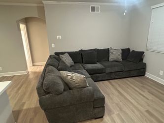 Jerome’s Furniture Pearson 2pc Sectional Couch