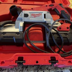 Milwaukee 11” Deep Cut Band Saw With Hard Case