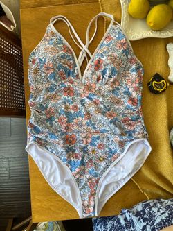 New Women’s 2xL swimsuite