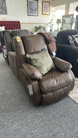 Brown single recliner