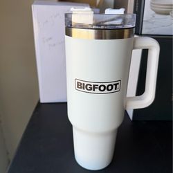 40oz Tumbler BNIB