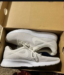 White Nike Shoe Size 10.5 But Fits 9.5 NEEDS DEEP CLEAN