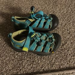 kids keen sandals 11C