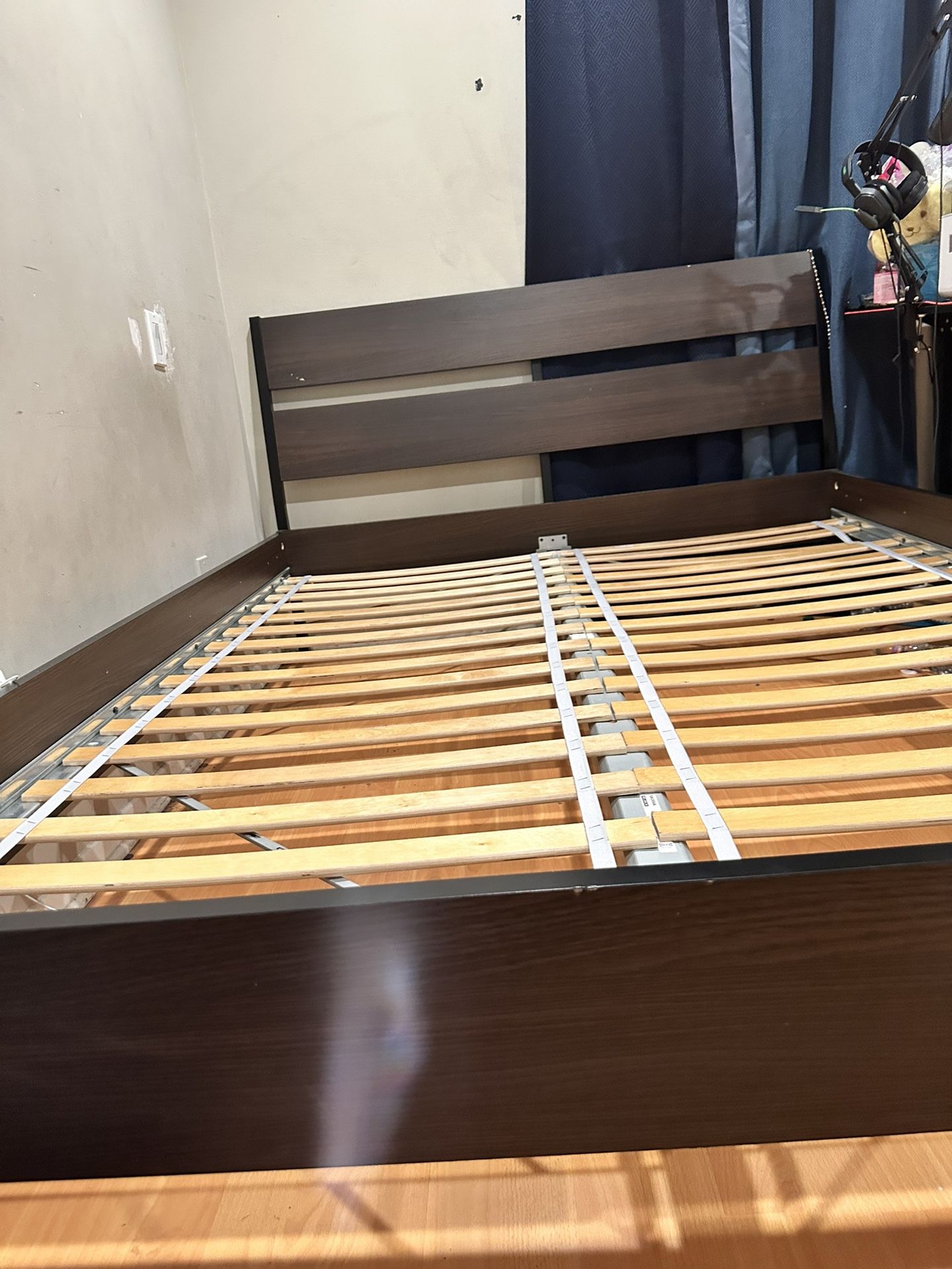 Queen Bed Frame for Sale in Los Angeles, CA OfferUp