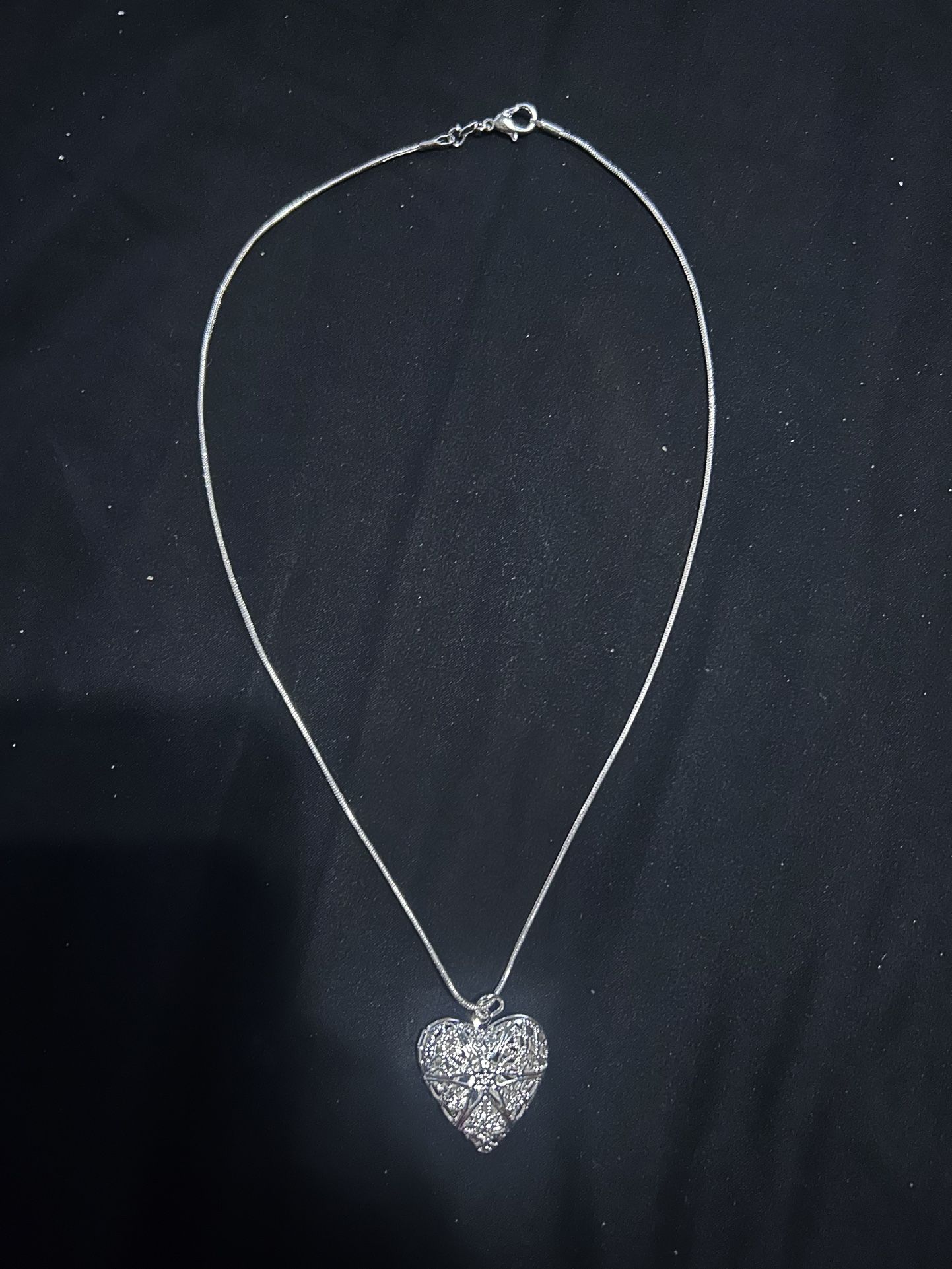 Sterling Silver Necklace / Heart Picture Locket Pendant Necklace 9.5”