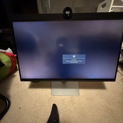 Dell UltraSharp U3224KB monitor
