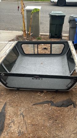 LEER Truck Topper Camper Shell - 71 in wide / 101 in long