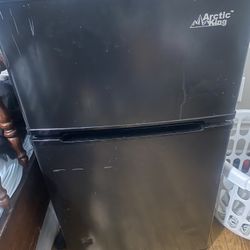 Mini Fridge With Freezer 