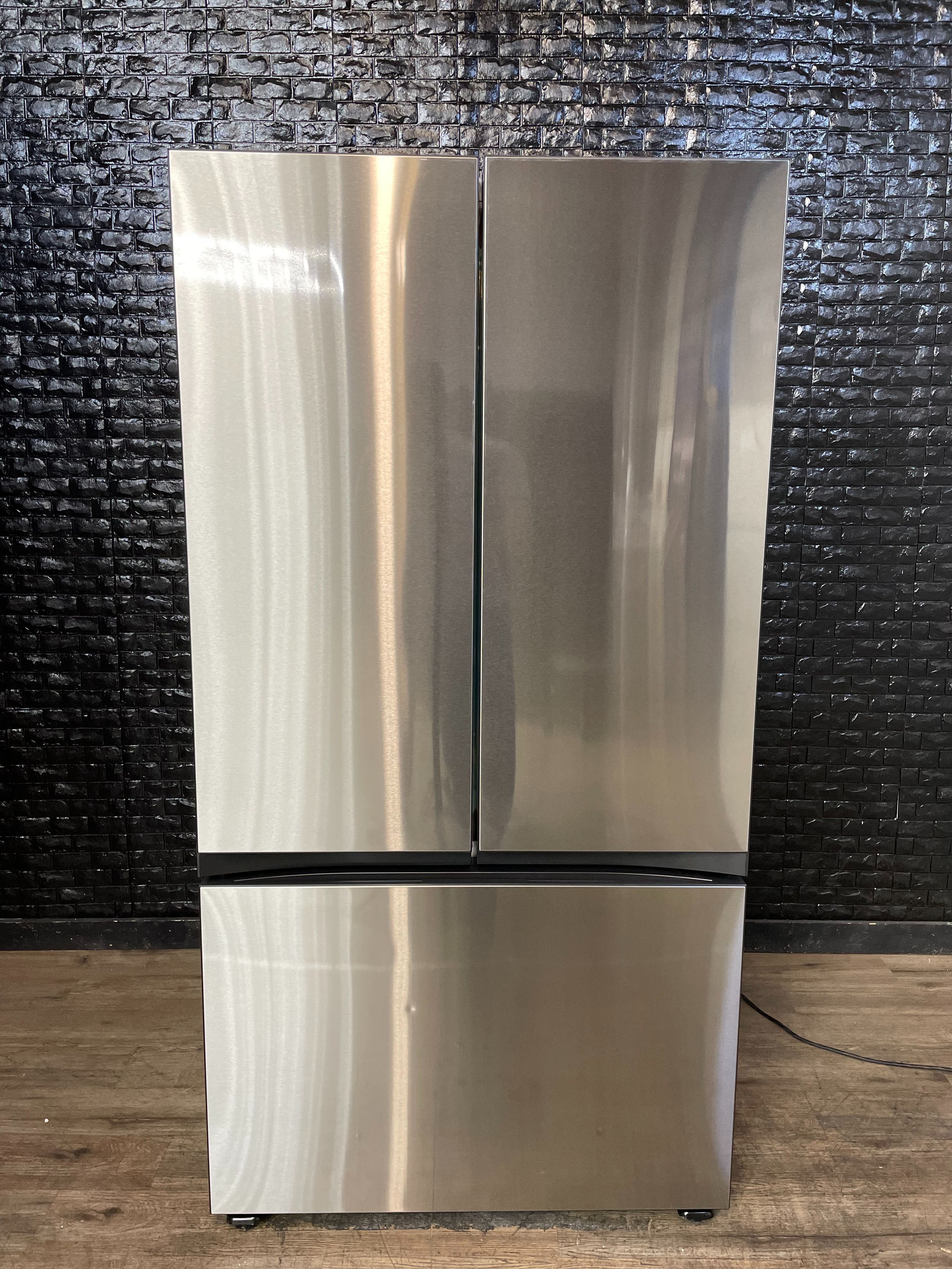 SAMSUNG REFRIGERATOR w/WARRANTY! R2696A