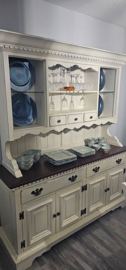 Cottage Style Hutch
